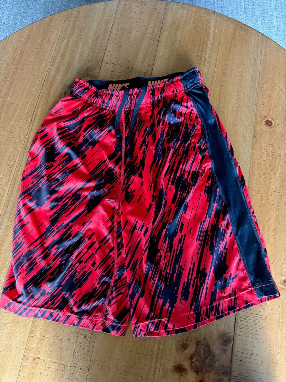 Nike Red and Black Graphic Athletic Skirt